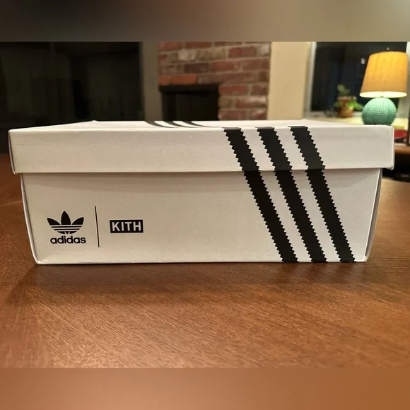 Kith x Adidas Indoor Super Classics Program- Green. Men's US 9 NWT - Picture 6 of 7